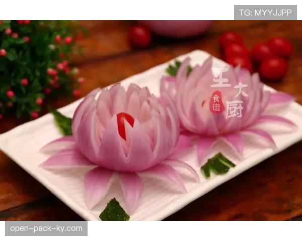 张常宁在家吃顿饭，光水果就摆了八种