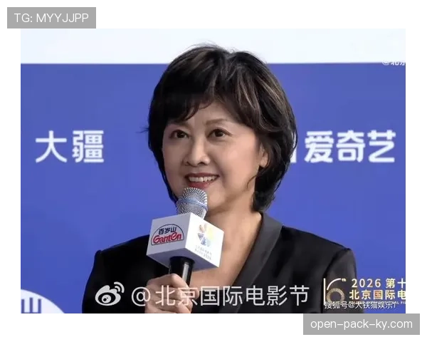 朱琳训练完直接拎包去秀场，这状态说是超模谁不信
