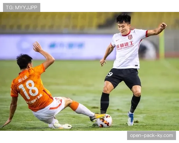 成都蓉城高强度跑动数据亮眼球员体能储备引发隐忧